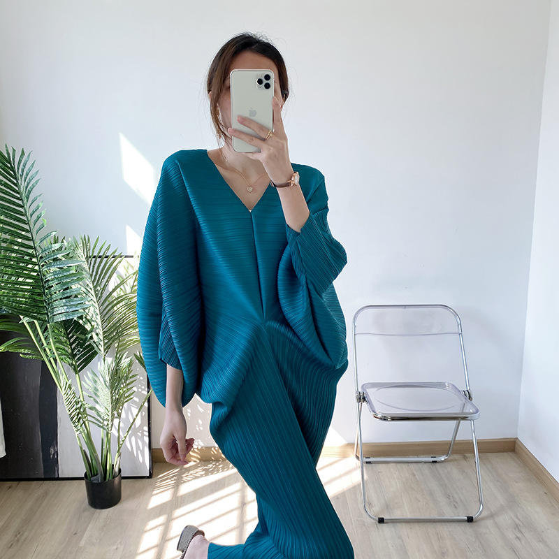 มีสีเขียวขุ่น