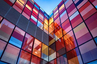 Chine Fabrication professionnelle verre coloré décoratif 3mm-12mm pour la construction Minecraft décoration fenêtre hôpital extérieur
