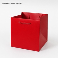 Sac de courses rouge en forme de cube avec poignée en corde, emballage cadeau carré pour événements de vente au détail, cadeaux de fête, impression personnalisée, affichage de la marque