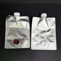 Pochette souple portable de 2 L en aluminium métallisé avec bec verseur et Vitop pour boissons liquides