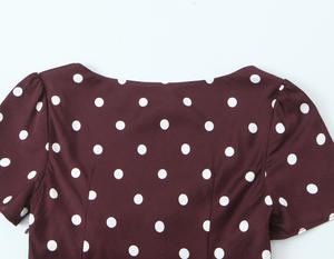 <span class=keywords><strong>Robe</strong></span> à col carré à pois rétro pour femmes, OEM personnalisé |   <span class=keywords><strong>Robe</strong></span> mi-longue à nouer à la taille pour un look élégant d'inspiration vintage, robes imprimées - Product Image 4