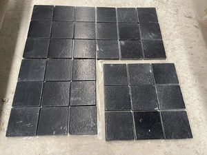 Dalles de pavé en pierre grise Blacklime, coupées aléatoirement, naturelles, pour surfaces extérieures traditionnelles, résistantes à l'eau, qualité supérieure pour villas - Product Image 5