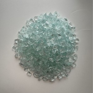 Vente en gros usine <span class=keywords><strong>de</strong></span> granulés <span class=keywords><strong>de</strong></span> <span class=keywords><strong>verre</strong></span> transparents vert clair, éclats <span class=keywords><strong>de</strong></span> <span class=keywords><strong>verre</strong></span> concassés, sable filtrant pour <span class=keywords><strong>piscine</strong></span>, pour remplissage <span class=keywords><strong>de</strong></span> vases et aménagements paysagers - Product Image 1