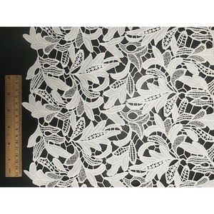 Venta al por mayor encaje de gasa suizo en Suiza con ojal tela de encaje nigeriano africano de alta calidad Algodón francés poliéster 130cm - Product Image 2