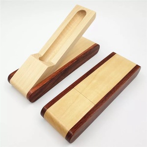Set Regalo di <span class=keywords><strong>Penne</strong></span> <span class=keywords><strong>in</strong></span> Legno <span class=keywords><strong>Fatte</strong></span> <span class=keywords><strong>a</strong></span> <span class=keywords><strong>Mano</strong></span>, Ecologiche, di Alta Qualità, Lussuose, Personalizzabili con Logo Inciso, Penna <span class=keywords><strong>a</strong></span> Sfera <span class=keywords><strong>in</strong></span> Legno con Astuccio <span class=keywords><strong>in</strong></span> Legno - Product Image 6