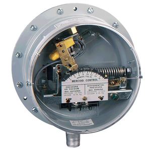 PG-<span class=keywords><strong>7000</strong></span>-153-P1 de pression de Gaz/pressostat différentiel gamme 1-30 d'eau (.25-7.47 <span class=keywords><strong>kPa</strong></span>) - Product Image 1