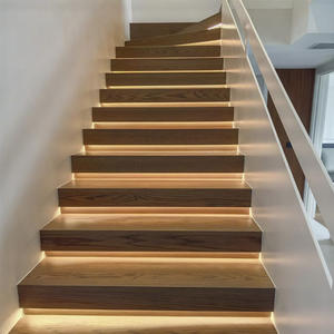 カスタムプレミアム品質環境に優しい耐久性のあるマットウッド階段階段高鼻階段踏み台部品隠しLEDストリップモダンデザイン - Product Image 1