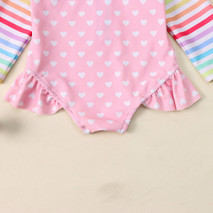 <span class=keywords><strong>Maillot</strong></span> <span class=keywords><strong>de</strong></span> <span class=keywords><strong>bain</strong></span> une pièce pour filles, imprimé cœur rayé arc-en-ciel, avec manches longues et bonnet, protection solaire en polyester pour bébés filles - Product Image 3