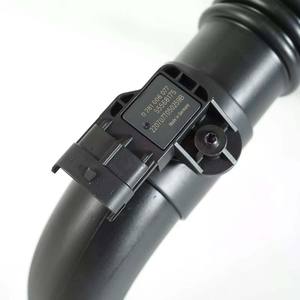 Pièces automobiles 13398479 système de refroidissement tuyau de refroidisseur intermédiaire 13398479 tuyau de refroidisseur intermédiaire et de turbocompresseur pour <span class=keywords><strong>Chevrolet</strong></span> <span class=keywords><strong>Cruze</strong></span> 2015 - Product Image 4