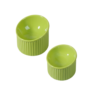 ชามอาหารสัตว์เลี้ยงเซรามิกทรงสูงลายทางแนวตั้ง พร้อมดีไซน์คอชามเอียงป้องกันการคว่ำ สำหรับแมวและสุนัข - Product Image 4