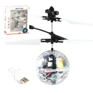 Jouets de balle volante à induction de vente chaude avec jouet de balle d'avion interactif rotatif à lumière LED