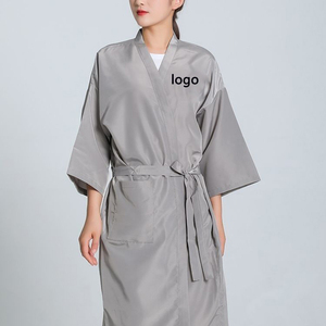 Peignoir de Coiffure Noir Professionnel avec Manches, Logo Personnalisé, Robe de Salon de Beauté pour Client, Tablier Kimono - Product Image 4