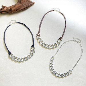 Collar Gargantilla Vintage de Varias Capas, Collar de Cadena Cubana Plateada, Collar de Cuero PU Negro, Joyería Punk para Mujer - Product Image 3