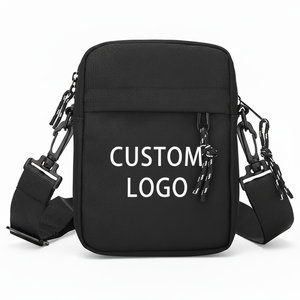 Sac fourre-tout en cuir PU de luxe Vintage pour femmes avec décoration de chaînes fermeture de couverture de grande capacité - Product Image 1