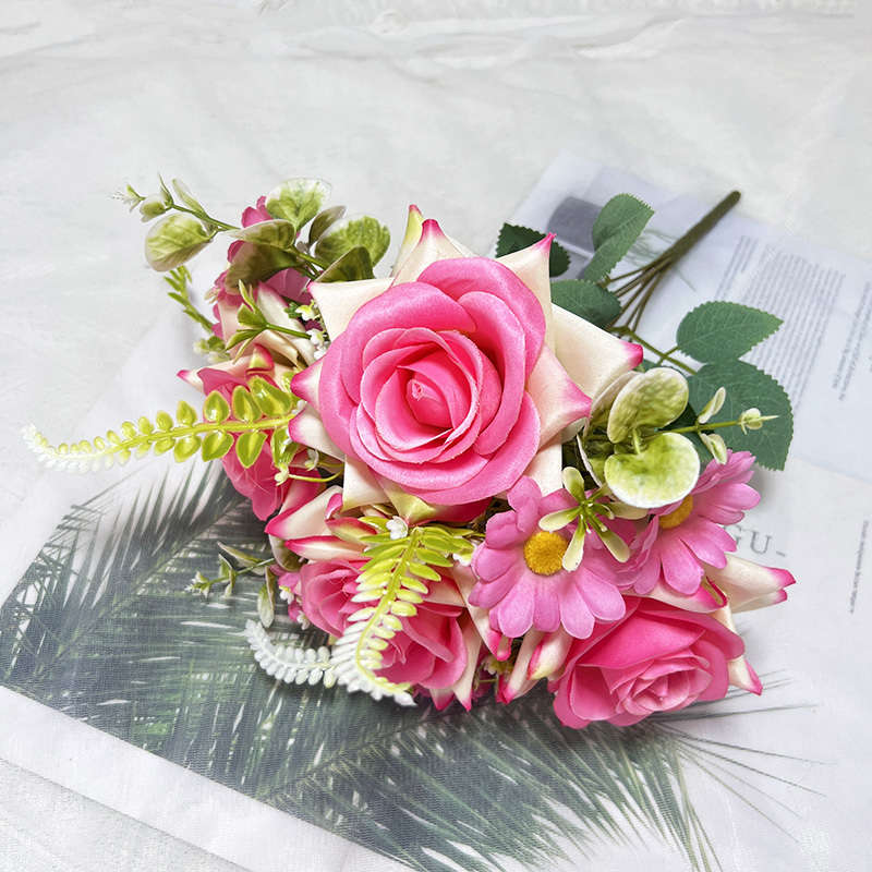 Rosa profundo con borde blanco