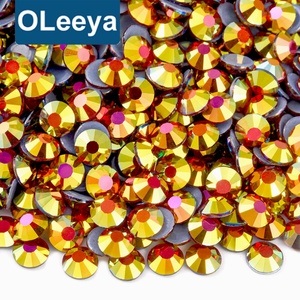 Oleeya Vente en gros Conceptions de transfert de pierres précieuses Cristal magique étincelant Correctif en verre de haute qualité Strass pour accessoires d'arcs - Product Image 1