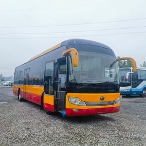 Autocar d'<span class=keywords><strong>occasion</strong></span> Y-oto-ng ZK6121 à moteur arrière, châssis surélevé, configuration 2+3 sièges, 65 places, grand compartiment à bagages et galerie de toit - Product Image 1