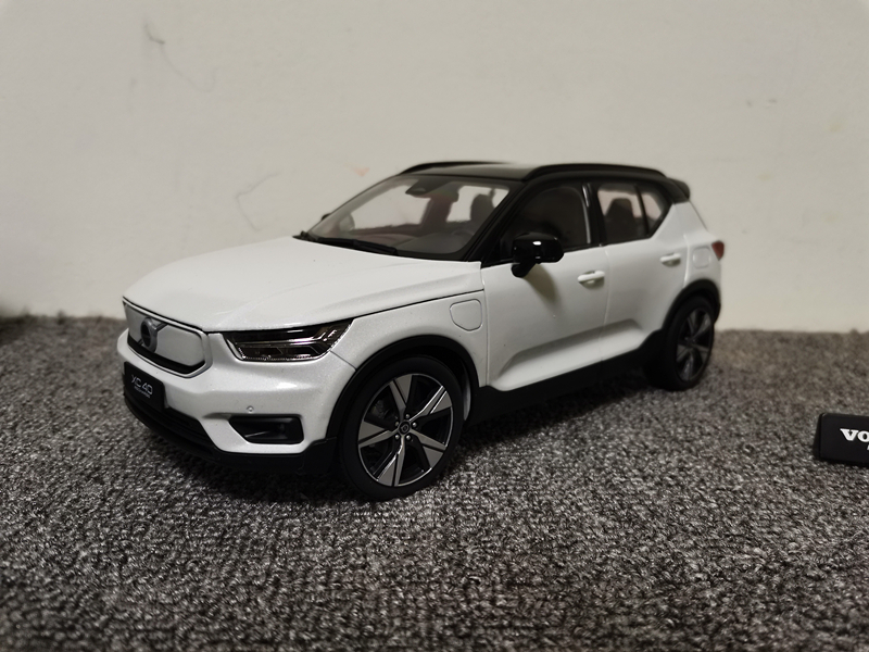 VOLVO XC40 1/18 ミニカー 1:18 Scale VOLVO XC40 2018 Metal Diecast Model Car