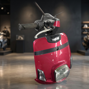 Vente Flash : Scooter à Essence KYMCO - Moto d'Occasion en Excellent État, Fabriquée à Taïwan - Product Image 2