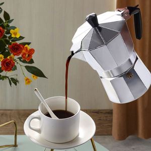 Cafetera Italiana Moderna de Aluminio Plateado para 2 Tazas, Diseño Octogonal, Aislamiento Térmico Ecológico de 0 a 6 Horas - Product Image 3