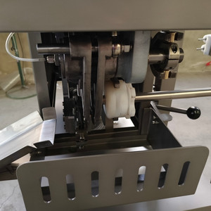 Nueva Máquina Selladora Automática de Servomotor de Acero Inoxidable para Empaque de Salchichas <span class=keywords><strong>en</strong></span> Paquetes, 220V, 120 Latidos/<span class=keywords><strong>Minuto</strong></span> - Product Image 6
