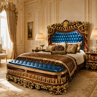 Ensemble de chambre à coucher en cuir de luxe, lit et table de chevet en bois sculpté à la main de style baroque européen pour mobilier de chambre principale