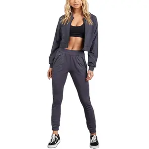 Yüksek kalite moda toptan kadın spor jogger setleri unisex boş naylon eşofman eşofman özel logo jogger takım elbise seti