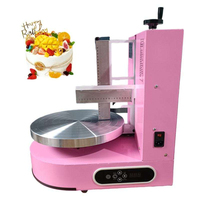 Commerciële automatische ronde taartdecoratiemachine voor het aanbrengen van room en frosting, nieuwe staat, geschikt voor melk.