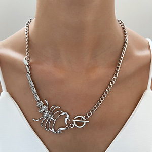 Atacado Animal Design Jóias para Mulheres Homens Exagerado Liga De Cristal Escorpião Colar Pingente com Banhado A Ouro <span class=keywords><strong>Link</strong></span> <span class=keywords><strong>Chain</strong></span>