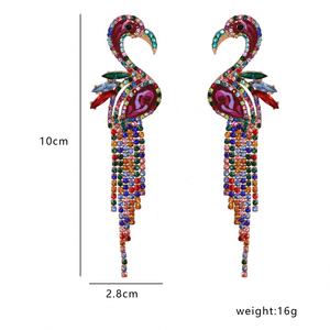 Boucles d'oreilles flamant rose de style européen et américain, inspirées de la mode coréenne, avec pampilles simples et polyvalentes, plaquées or, ornées de cristaux et de strass - Product Image 6