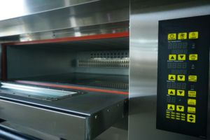 Four commercial à préchauffage rapide avec chaleur supérieure et inférieure pour la cuisson du pain, des hamburgers, des baguettes, des toasts - Product Image 6