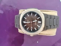 Montre en plastique polycarbonate imperméable à l'eau de tous types avec logo personnalisé