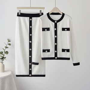 ชุดเสื้อกันหนาวผู้หญิงแบบสองชิ้น กระดุมติด ดีไซน์เรียบหรู สีพื้น เสื้อคลุมคาร์ดิแกนและเสื้อสเวตเตอร์ - Product Image 3