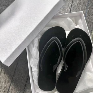 Luxury Designer Women Flat <b>Shoes</b> Indoor Slippers High Quality Outdoor Beach Casual Slippers Fashion Flip-flops Men Slippers - Product Image 2