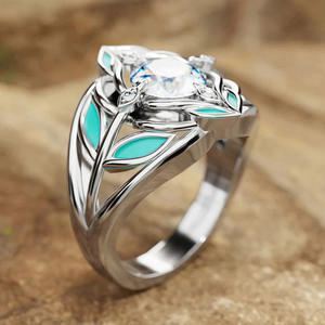 Anello Cocktail Floreale T0890 in Argento 925 con Diamante Rotondo e Montatura a Griffe, Gioiello Raffinato da Donna per Fidanzamento - Product Image 6