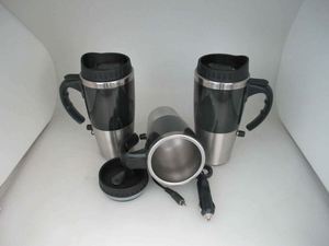 Modern Stainless Steel Tumbler With Vacuum Insulation for Travel and Handling - Product Image 4