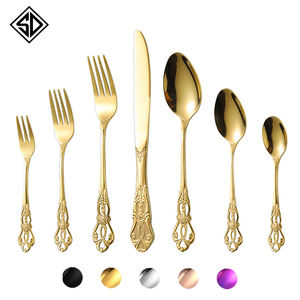 Set Peralatan Makan Pisau Sendok Garpu Mewah Gaya Barok Vintage Emas Stainless Steel untuk Pernikahan - Product Image 1