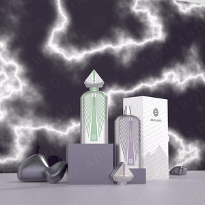 Flacon de parfum en verre ABOLAND, forme cylindrique avec design gravé, fermeture à vaporisateur - Product Image 5