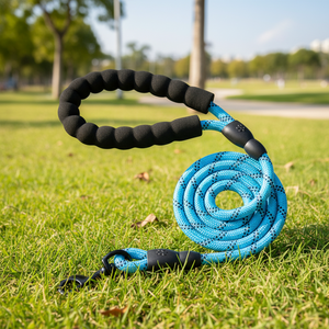 Collares y Correas Artesanales Coloridos y Reflectantes para Perros y Gatos 2024, Seguros por la Noche - Product Image 1