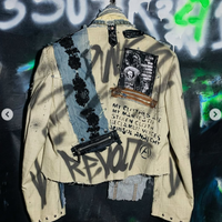 Veste en jean à col montant et double boutonnage, délavée style vintage, avec boutons métalliques décoratifs, coupe ajustée