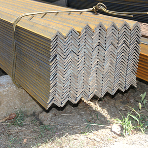 JIS SS400 GB Q235B Q345B EN10025 S235JR S355J2JR 40x40 <span class=keywords><strong>45x45</strong></span> 50x50 Angle en <span class=keywords><strong>acier</strong></span> pour la fabrication de pièces de véhicules - Product Image 1