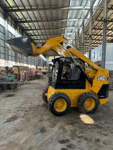 Minicargadora Caterpillar CAT 246D de Alta Calidad, Usada, con Motor Cummins - Product Image 3