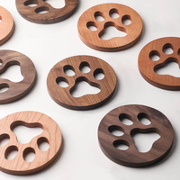 Sous-verres en bois massif au design moderne et original en forme de patte de chat, pour hôtels et restaurants (vente en gros)