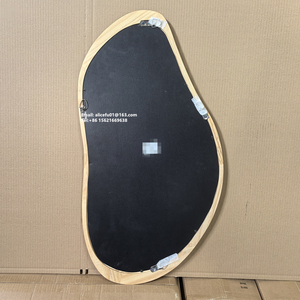 Miroir de bain mural moderne en bois massif miroir encadré au design ondulé irrégulier pour la décoration intérieure salon chambre - Product Image 4