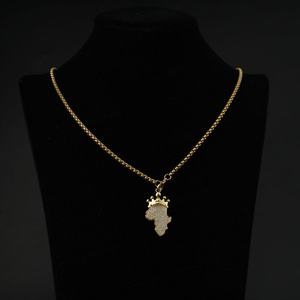 Colliers pendentifs de mode en laiton, design carte avec couronne, sertis de pierres brillantes, bijoux plaqués or et remplis d'or - Product Image 4