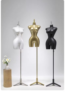 Mannequin féminin demi-corps BBL à surface mate, avec hanches et poitrine généreuses, idéal pour la présentation de robes brésiliennes - Product Image 3