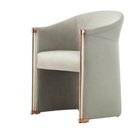 Fauteuil simple en cuir doré et au design italien traditionnel, fauteuil de luxe pour salon, villa