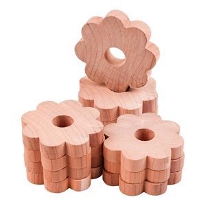Wholesale Wooden Accessories Storage Bages Cedars Balls Rings Set Logs Garland Red Cedar Blocks for Clothes Storage - Product Image 1