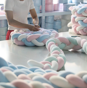 NZMAN 39" 79" 118" 138" 158" Pare-chocs <span class=keywords><strong>de</strong></span> <span class=keywords><strong>lit</strong></span> tressé en peluche pour bébé, coussin <span class=keywords><strong>de</strong></span> protection pour berceau et <span class=keywords><strong>lit</strong></span> <span class=keywords><strong>de</strong></span> bébé, doux - Product Image 4