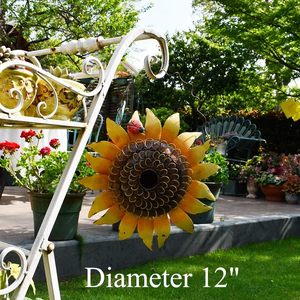 Vente en gros de style traditionnel en fer peint à la main et en métal multicolore tournesol nichoir décoratif suspendu ornement de jardin - Product Image 3